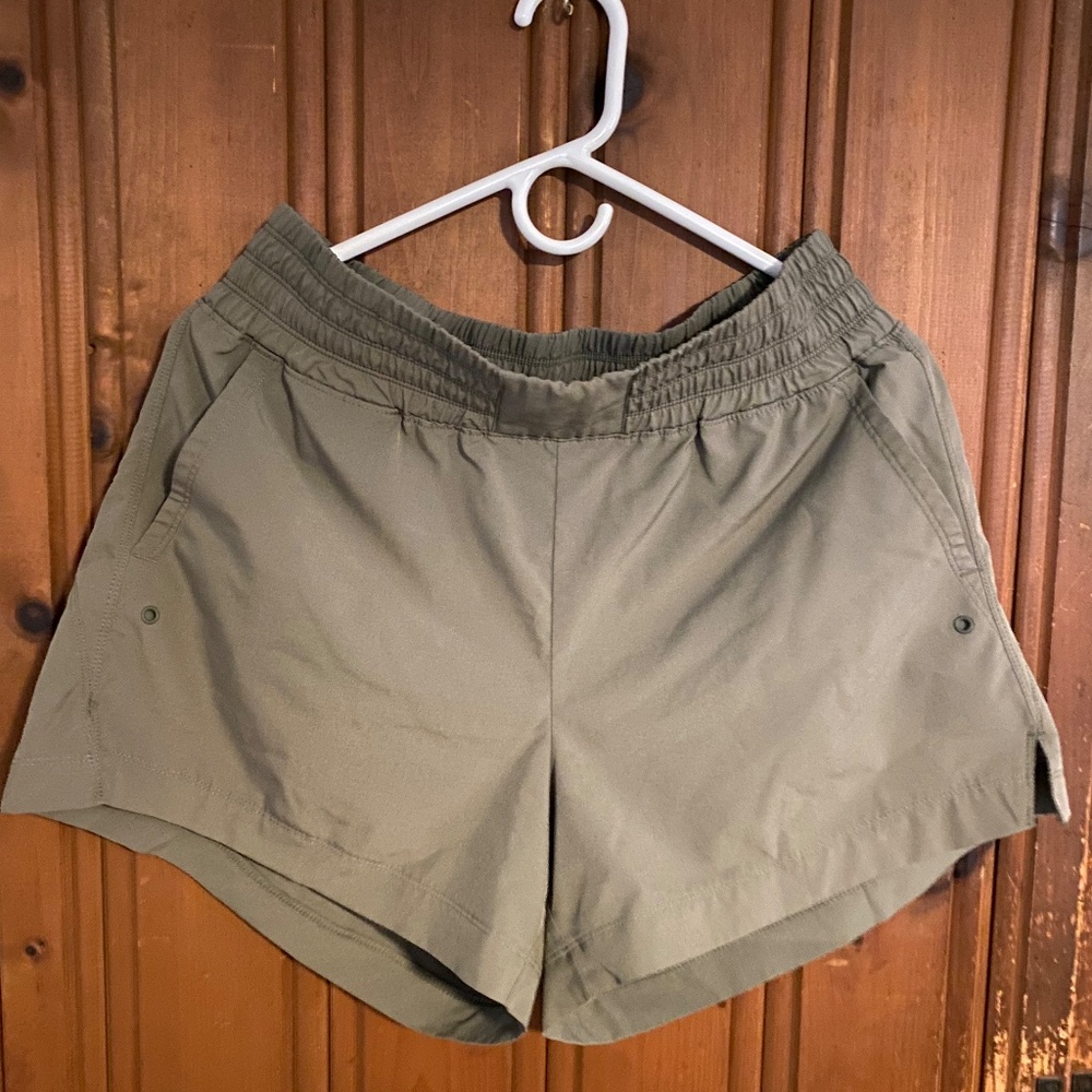 Old Navy Strechtech Dry Quick Shorts